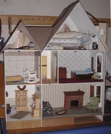 McKinley Wallhouse Dollhouse 1